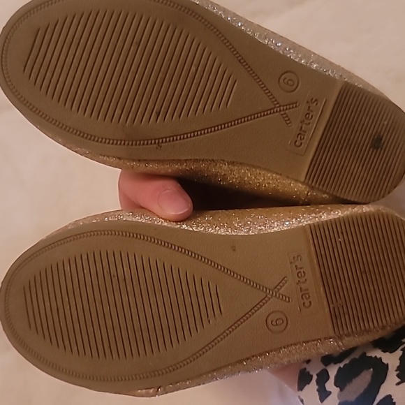 Girls gold dress shoes size 6 - Picture 2 of 2